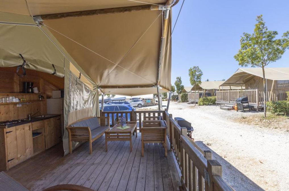Easyatent Safari Tent Lanterna Červar-Porat Quarto foto