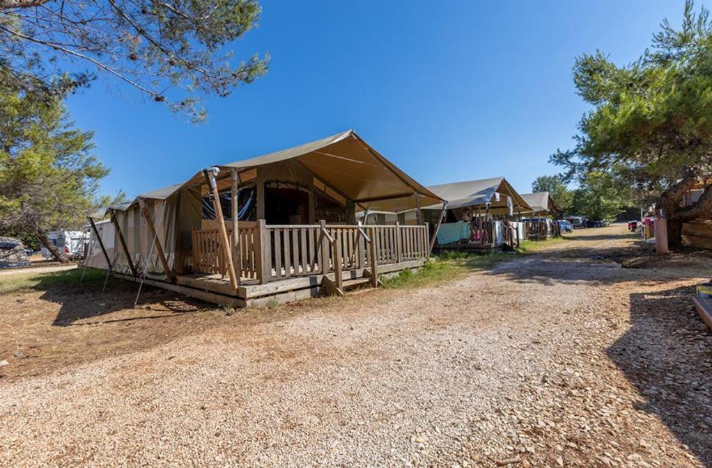 Easyatent Safari Tent Lanterna Červar-Porat Quarto foto